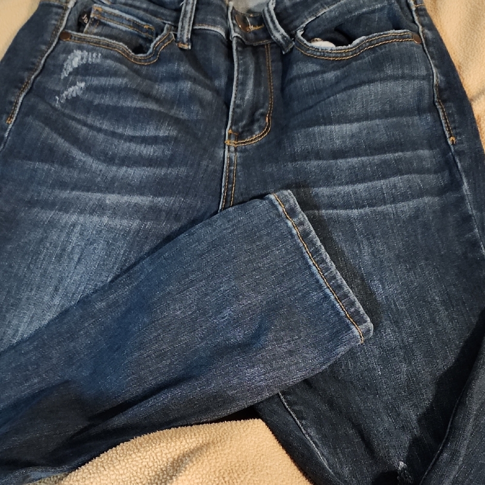 Judy Blue Skinny Jeans in Washed Dark Blue with Subtle Distressing